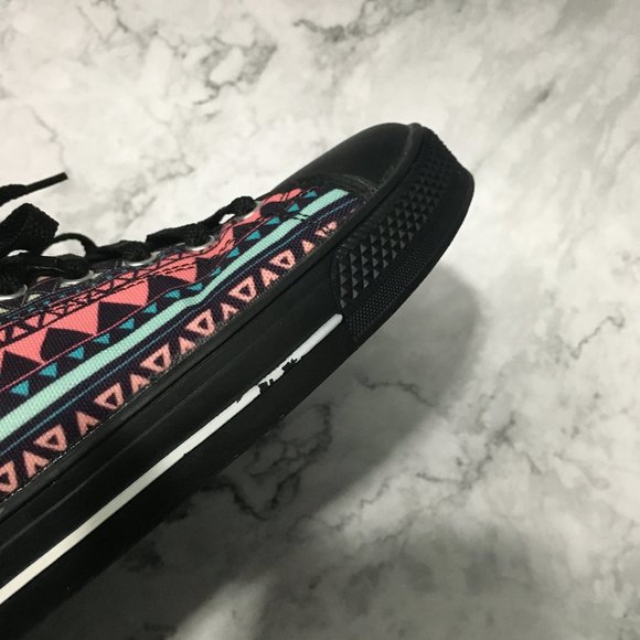 Aztec Tribal Pattern Sneakers - Picture 8 of 9